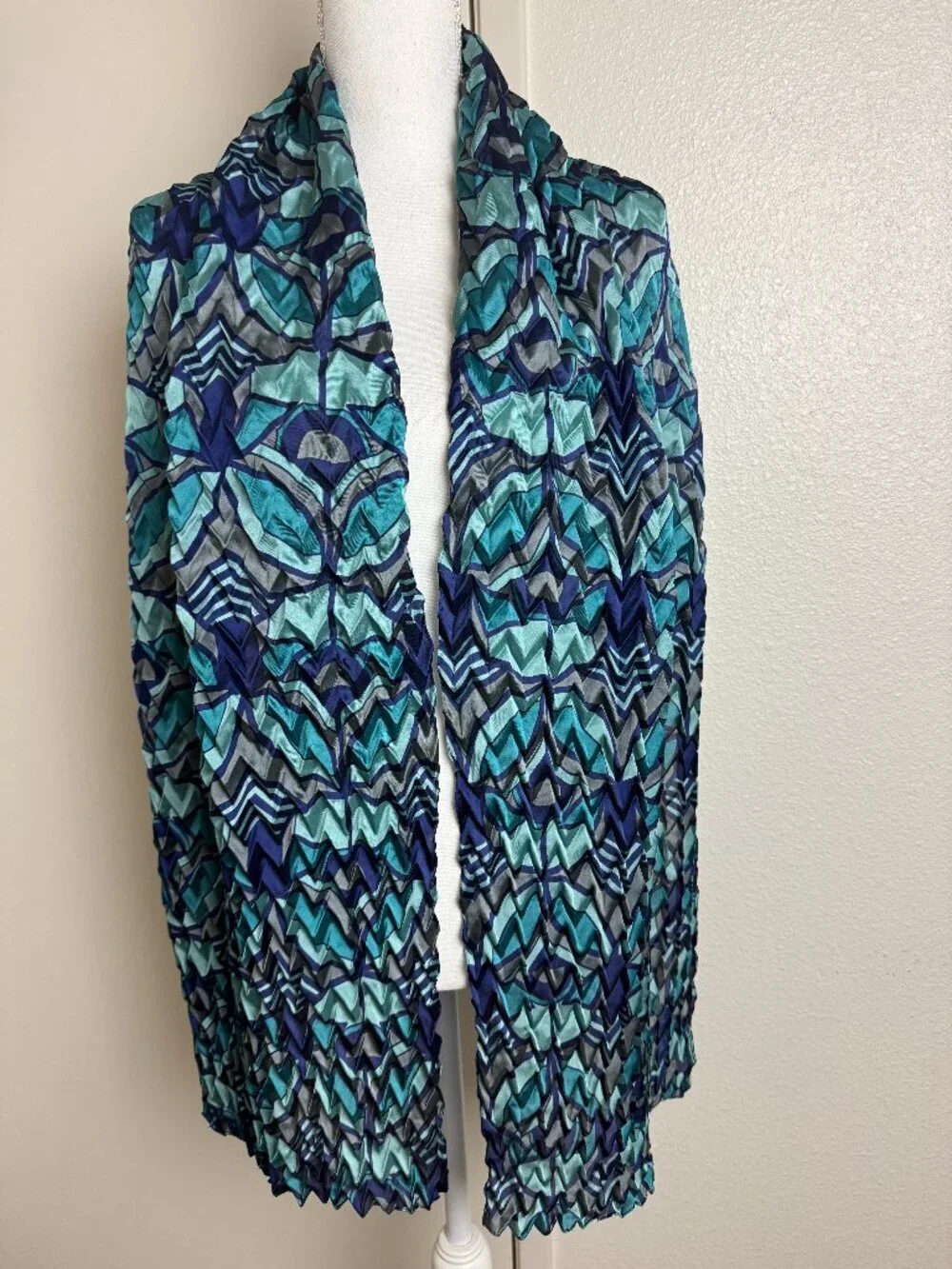 Frank Lloyd Wright  Pleated Chevron  Long 80